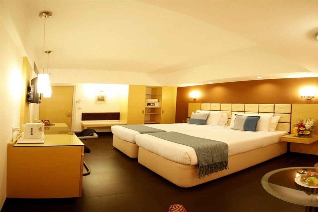 Hotel Sagar Plaza City Centre Pune Eksteriør bilde