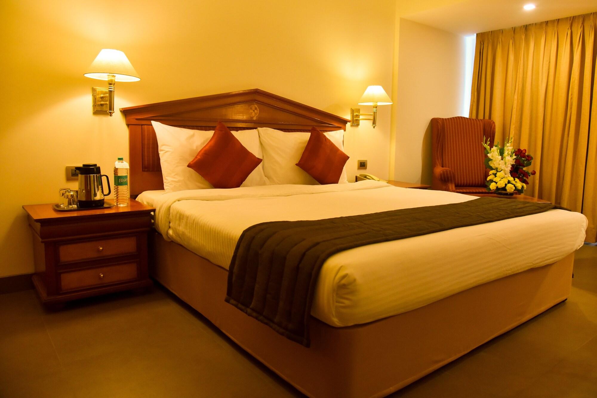 Hotel Sagar Plaza City Centre Pune Eksteriør bilde