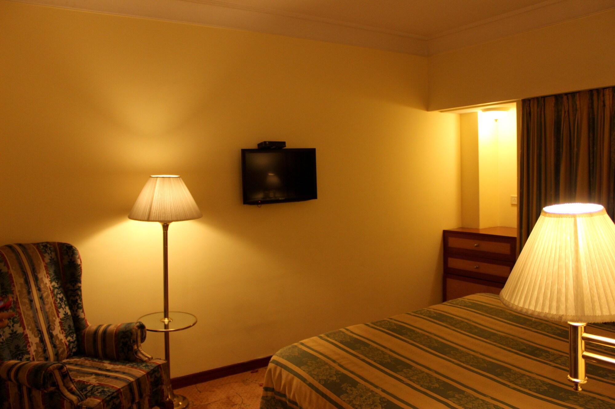 Hotel Sagar Plaza City Centre Pune Eksteriør bilde