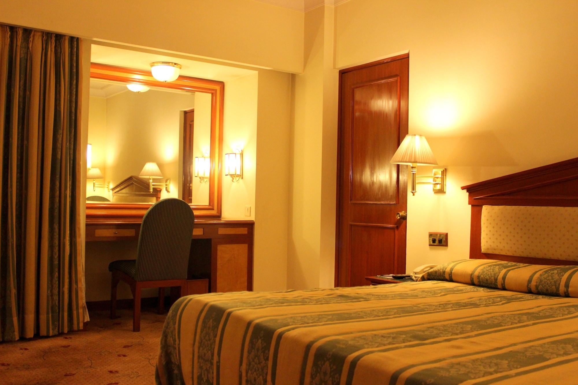 Hotel Sagar Plaza City Centre Pune Eksteriør bilde