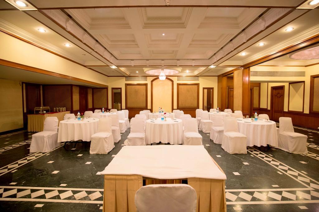 Hotel Sagar Plaza City Centre Pune Eksteriør bilde