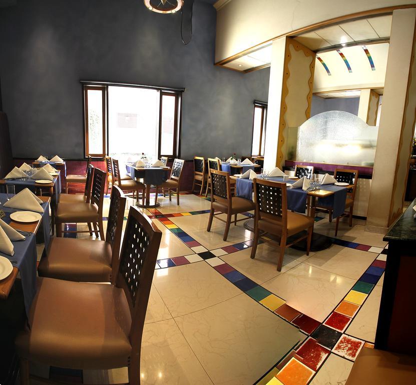 Hotel Sagar Plaza City Centre Pune Eksteriør bilde