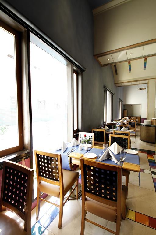 Hotel Sagar Plaza City Centre Pune Eksteriør bilde