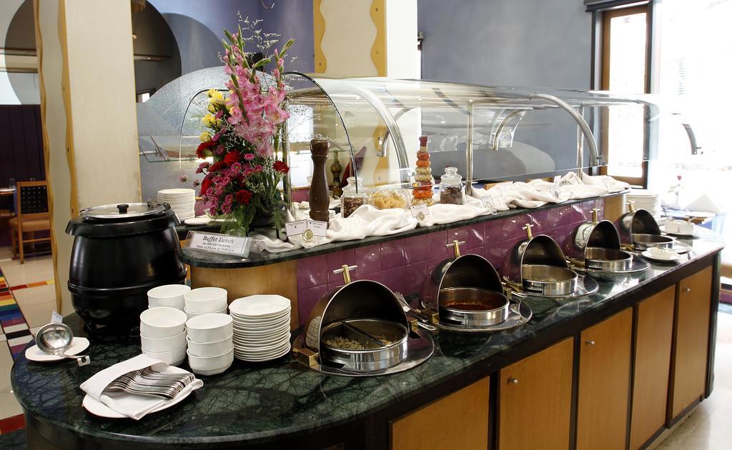Hotel Sagar Plaza City Centre Pune Eksteriør bilde