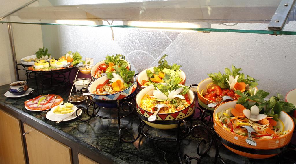 Hotel Sagar Plaza City Centre Pune Eksteriør bilde