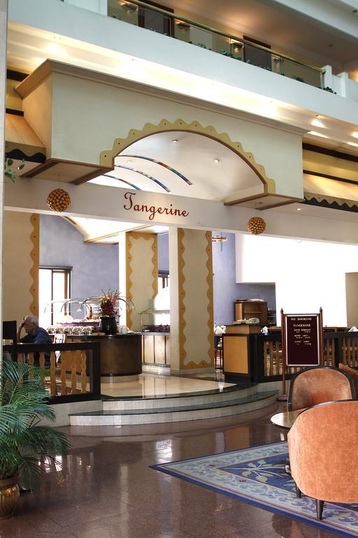 Hotel Sagar Plaza City Centre Pune Eksteriør bilde