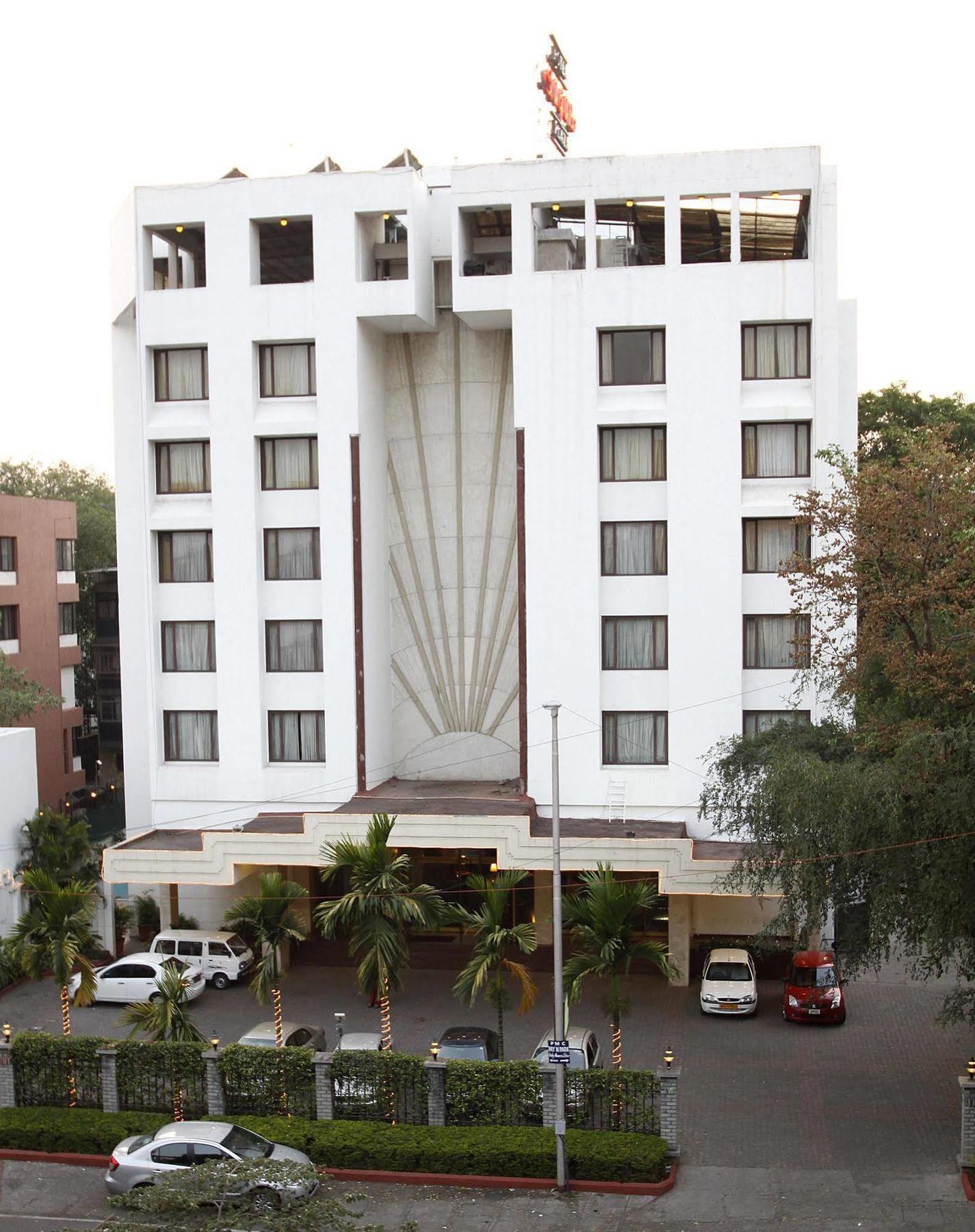 Hotel Sagar Plaza City Centre Pune Eksteriør bilde
